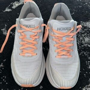 HOKA Women’s Bondi 7 One One Size 9.5 Sneakers